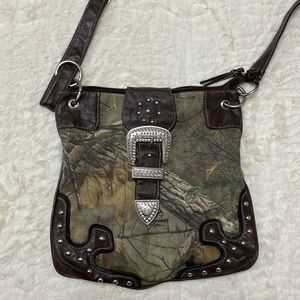 Realtree Xtra crossbody